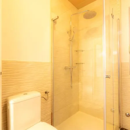 Red House 3 *